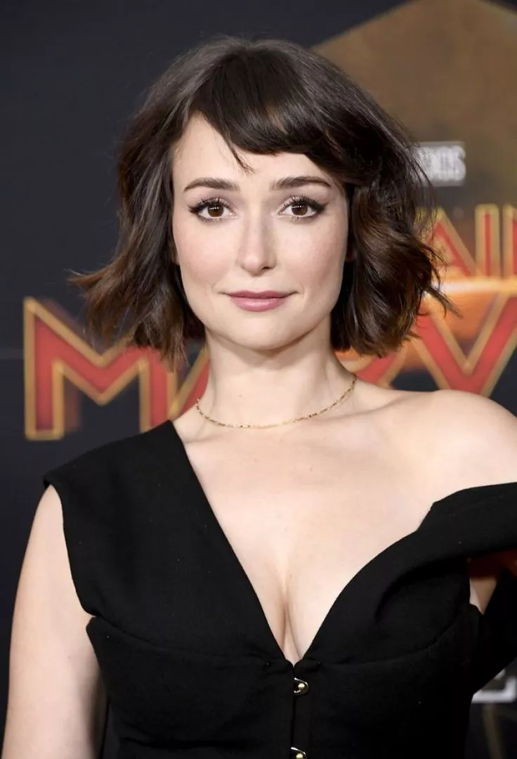 Milana Vayntrub